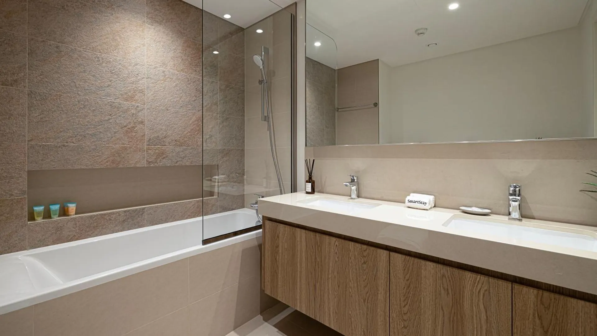 Smartstay At Downtown Views - Best Burj Khalifa View - Brand New Luxury Apartments Dubai
