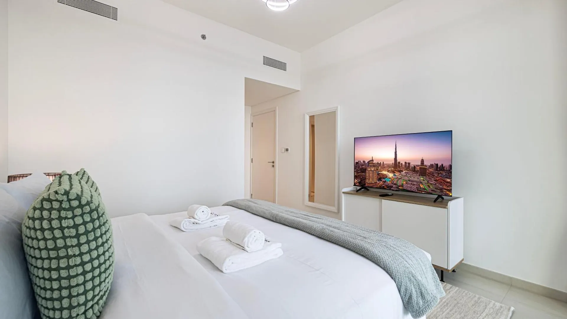 Smartstay At Downtown Views - Best Burj Khalifa View - Brand New Luxury Apartments Dubai United Arab Emirates