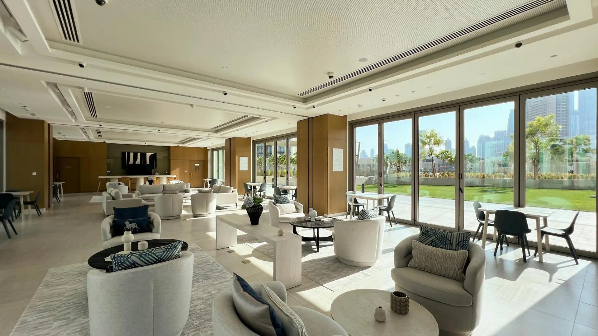 Smartstay At Downtown Views - Best Burj Khalifa View - Brand New Luxury Apartments Dubai