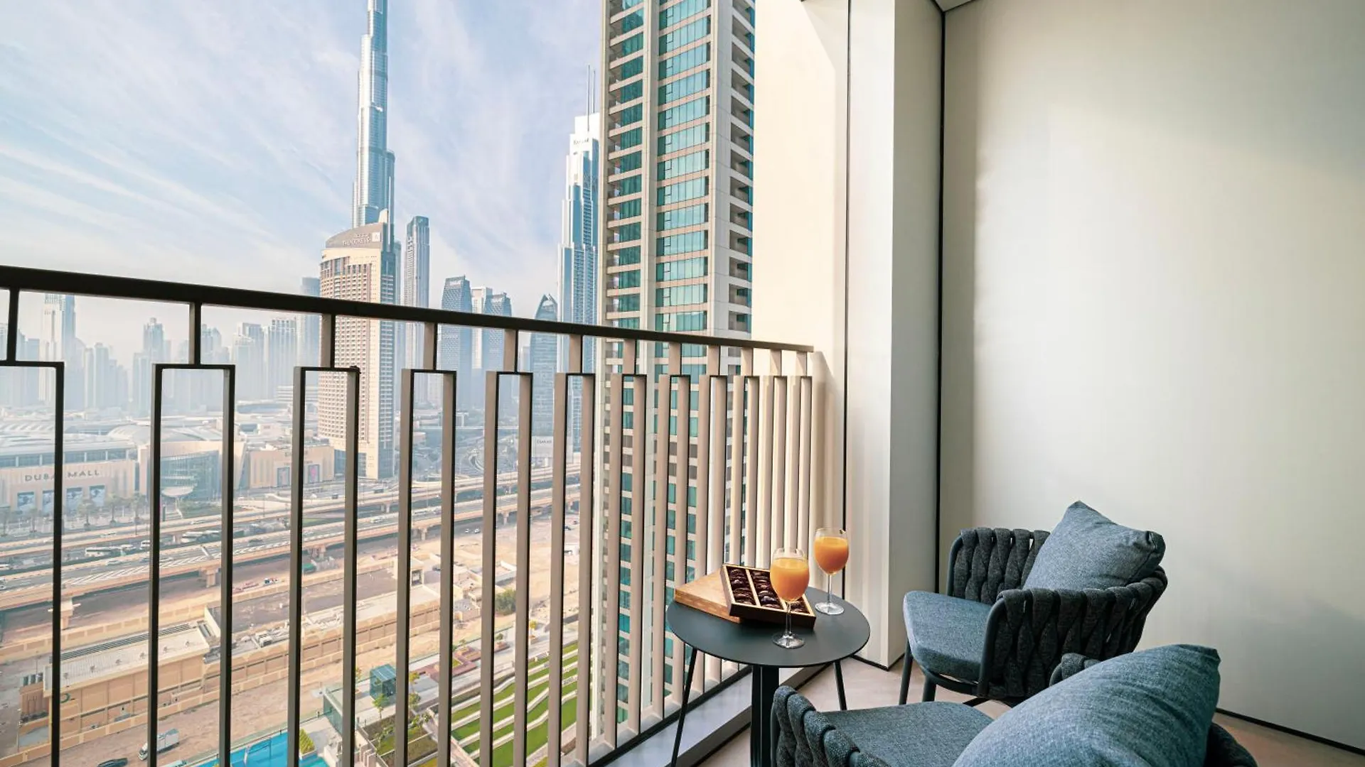 Smartstay At Downtown Views - Best Burj Khalifa View - Brand New Luxury Apartments Dubai 0*,  United Arab Emirates