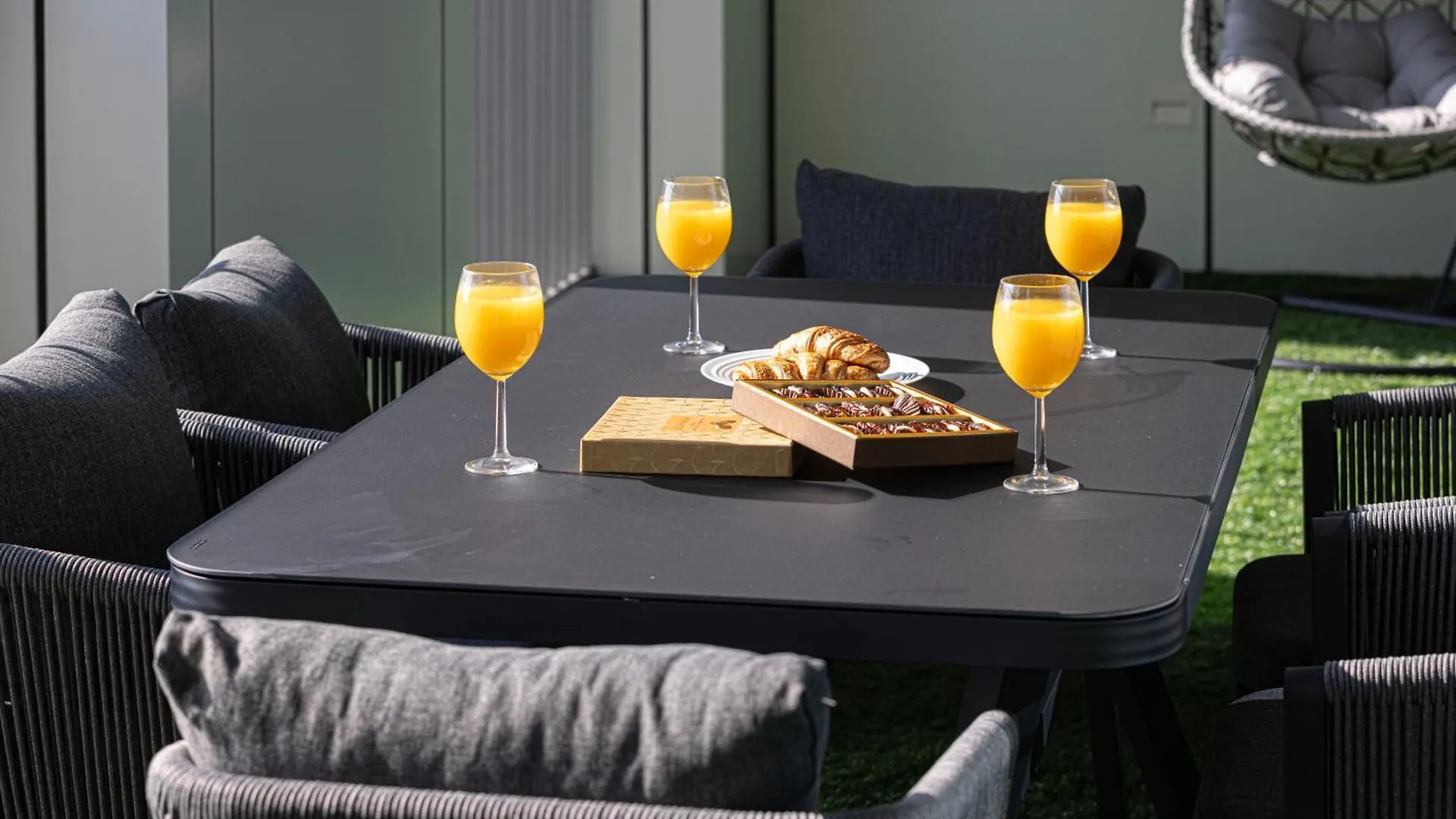 Smartstay At Downtown Views - Best Burj Khalifa View - Brand New Luxury Apartments Dubai
