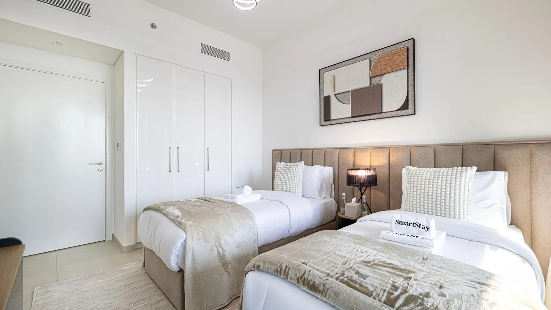 Smartstay At Downtown Views - Best Burj Khalifa View - Brand New Luxury Apartments Dubai United Arab Emirates